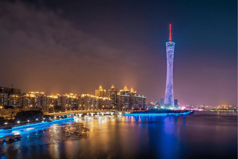 广州之夜：寺庙、月亮桥和珠江河上巡游法语/意大利语/日语/韩语/俄语/西班牙语指南