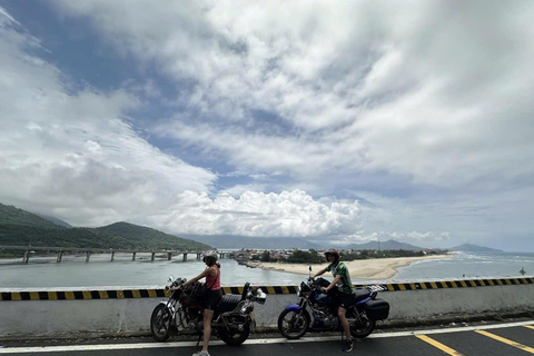 Von Hue aus: Hoi An Motorrad Tour mit Hai Van Pass &amp; Marmor ...