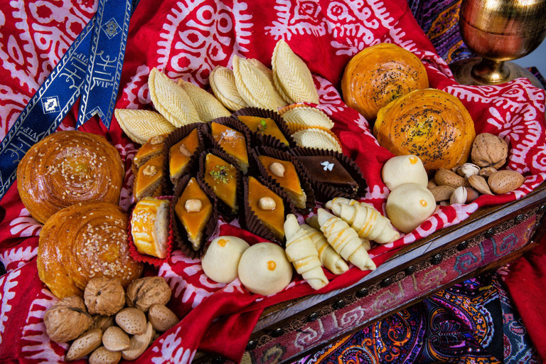 Baku Social Club: Tea, Meykhana, Hookah & Cultural Talks