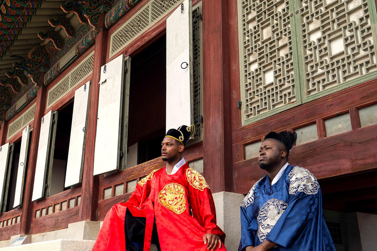 Seoul: Modern Hanbok Dress Photoshoot Gyeongbokgung Palace