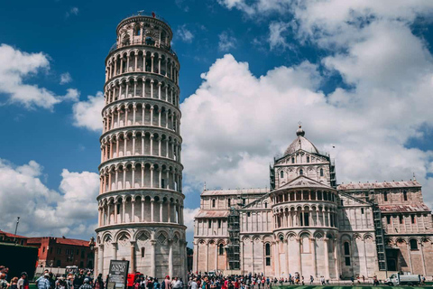 Tour della Torre Pendente a Pisa: Guida esterna e accesso al museo