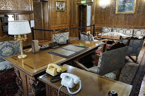 Bucharest: Tour to Ceausescu Mansion & Palace of Parliament