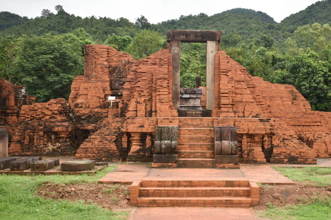 From Hoi An/Da Nang: Tour My Son Sanctuary with car and Boat Shared Tour : Da Nang Pickup