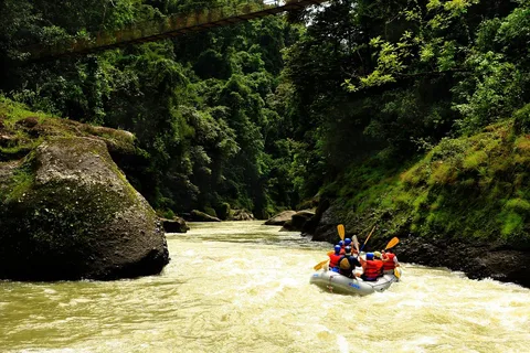 Costa Rica: The Adrenaline of the Pacuare Rapids