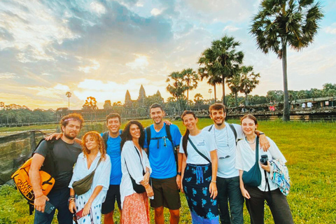 Découvrir Angkor Wat au lever du soleil, Bayon, Ta Prohm en petit groupe