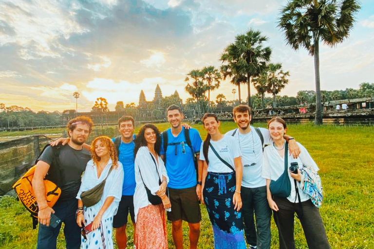 Desvendando Angkor Wat ao nascer do sol, Bayon, Ta Prohm em pequenos grupos