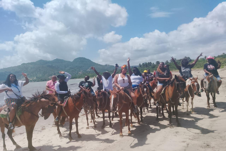 Puerto Plata: Horseback Adventure on the Beach, Countryside, and City (Maimón) Puerto Plata: Horseback Adventure on the Beach, in the Countryside, and in the City (Maimón)