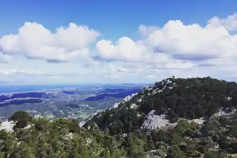 Rhodes : Salakos à Profitis Ilias 4 heures de randonnée guidée