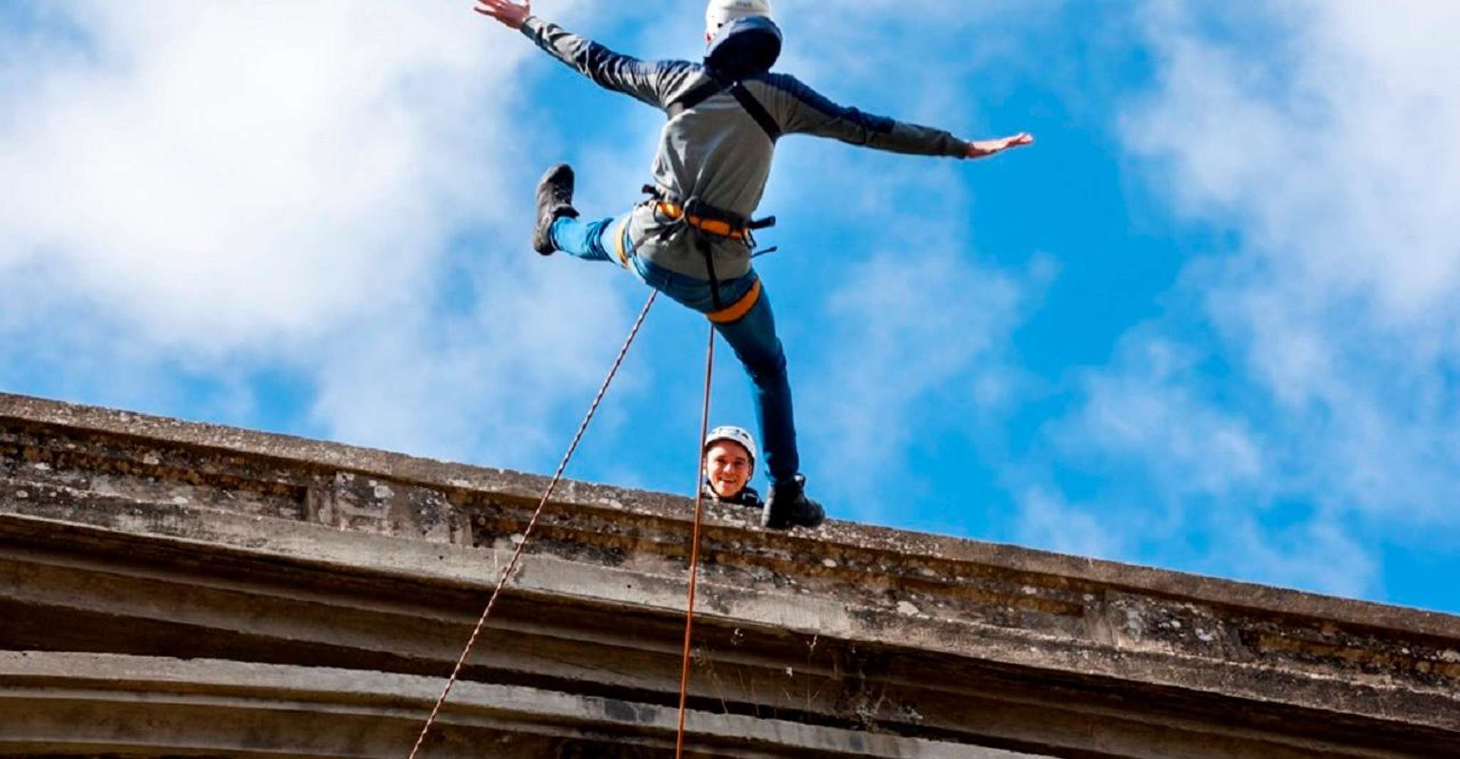 Murillo de Gállego Huesca, Bungee jumping over the river - Housity