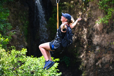 Mauritius: La Vallée des Couleurs, Zipline przy wodospadzie