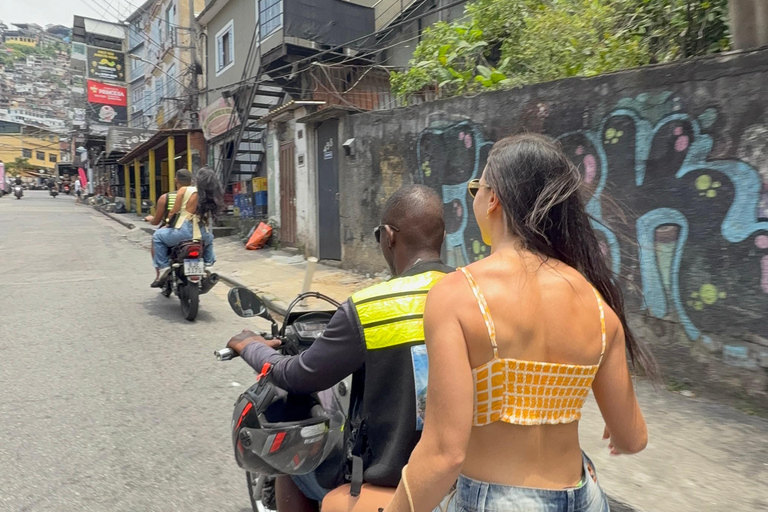 Vidigal Favela Tour with a drink