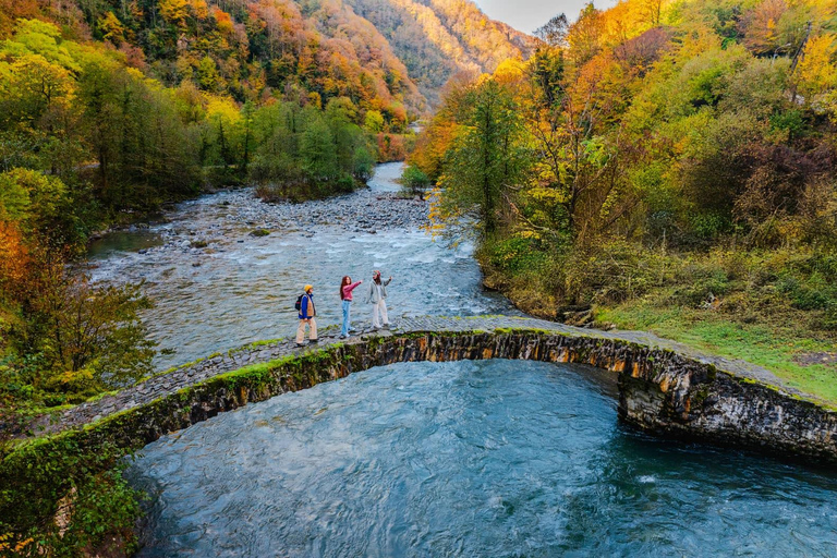 Weintour durch die Machakhela-Schlucht mit Mittagessen ab Batumi