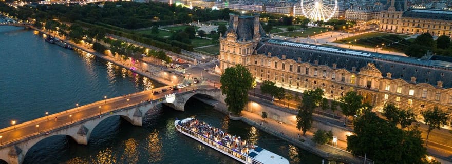 Dîner-croisière de la Saint-Sylvestre à Paris Service anticipé