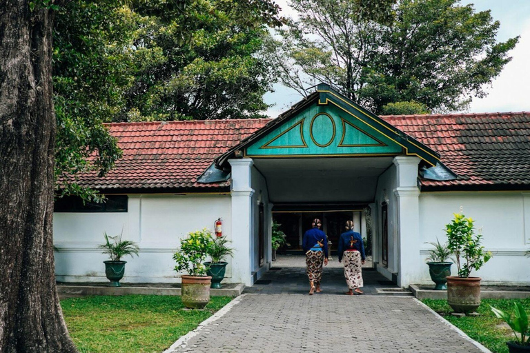 Yogyakarta Private Tour Prambanan Temple and Sultan Palace