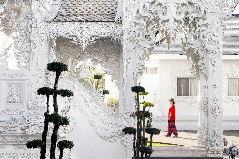 Chiang Mai to Chiang Rai Famous Temples Journey with Buffet Chiang Rai White,Blue,Black Temple+Buffet and Hotel Pick Up