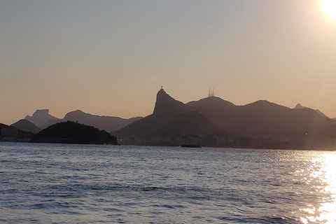 Rio de Janeiro: Private Catamaran Cruise with BBQ & Open Bar