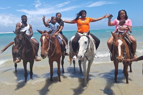 Montego Bay: Blue Hole & Horseback Riding Tour