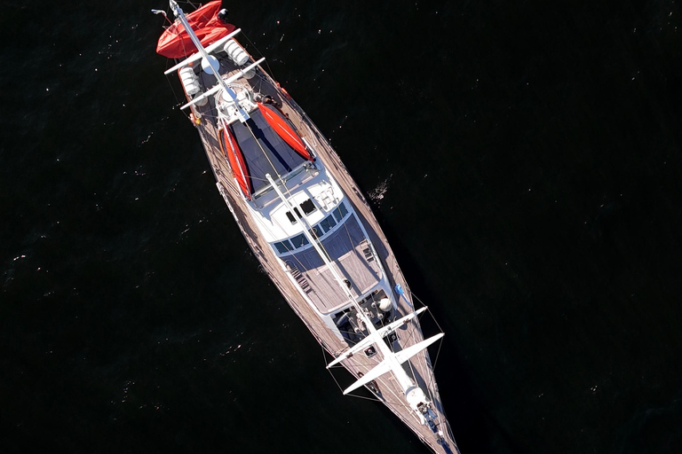 Tallinn: Sunset Cruise on a Luxury Yacht