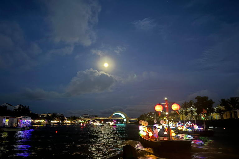 Hoi An: Lantern Boat Ride, Moonlight Bridge & Memories Show