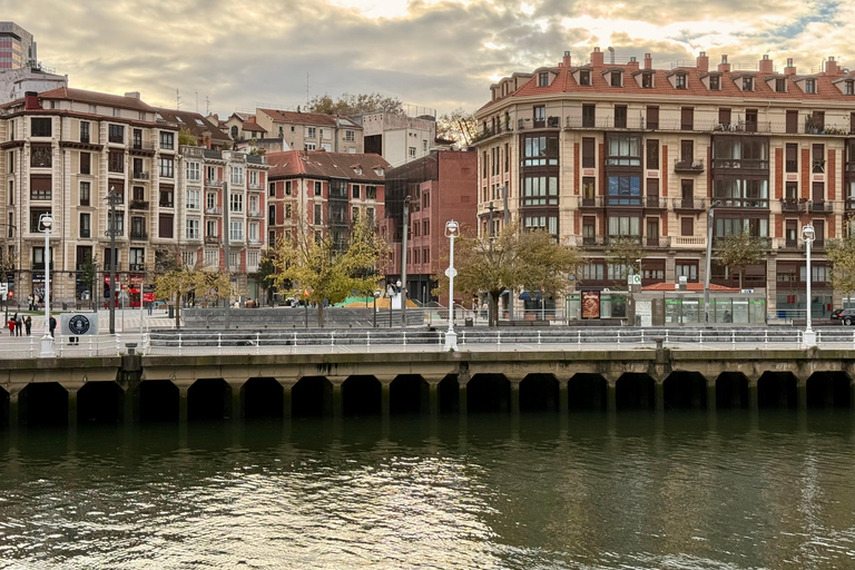 Bilbao: Historic Walking Tour and Highlights English Tour
