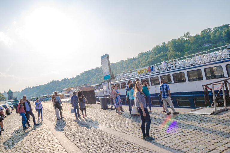 Prag: Panorama-Flussrundfahrt auf der Moldau