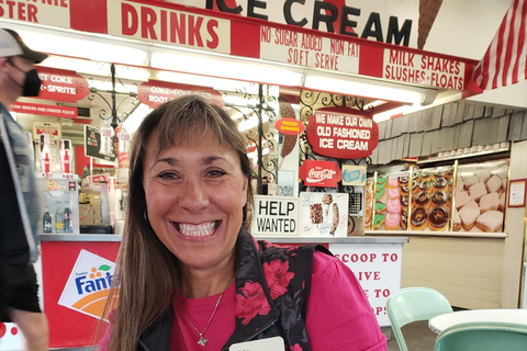 Los Angeles: Tour gastronomico e storico dell'originale mercato contadinoLos Angeles: tour gastronomico e storico del mercato degli agricoltori originali