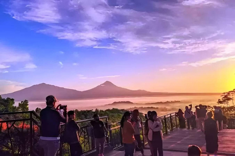 Yogyakarta: Borobudur Temple & Setumbu Hill Sunrise Tour