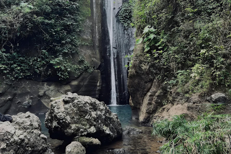 Yogyakarta: Hiking Nature Waterfall & Temples Tour Yogyakarta: Siluwok Waterfall & Temples Tour
