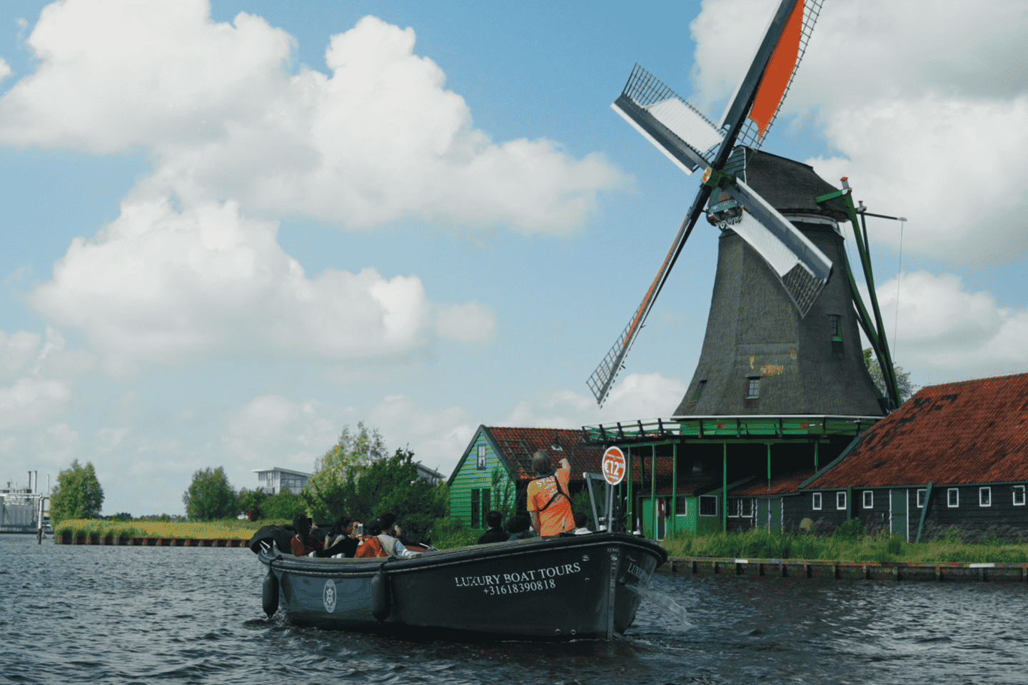 Zaanse Schans: Cruise UNESCO Windmills Village + Live Guide