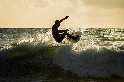 Stranden i Jaco Surfing i Costa Rica - Alla nivåer och åldrar