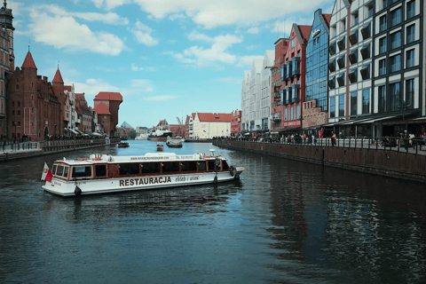 Gdańsk: River Cruise on Motlawa with Meal and Drink Romantic Cruise