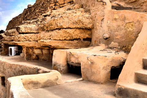 杰尔巴出发的私人定制一日游：撒哈拉沙漠与柏柏尔村落探险从杰尔巴出发的私人定制一日撒哈拉沙漠与柏柏尔村庄探险之旅