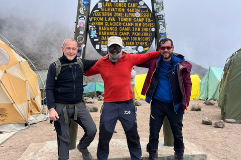 KILIMANJARO : Rejoignez l&#039;excursion du Kili 6 jours 5 nuits via la route MachameKilimandjaro : Rejoignez l&#039;excursion de 7 jours au Kili via la route Machame