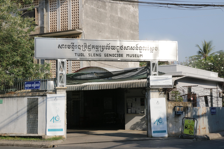 Campo de tiro de Phnom Penh y visita a Phnom Penh