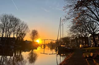 Weesp: Private Bootsfahrt mit Fleisch- und Wurstwaren und Wein