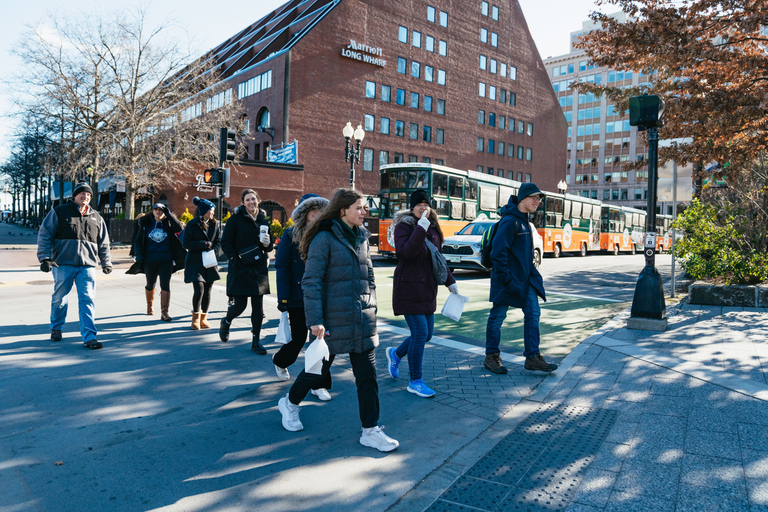 Boston: Wycieczka z przewodnikiem po pysznych pączkach z degustacjąBoston: wycieczka z przewodnikiem po pysznych pączkach z degustacjami