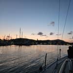 Fertilia: Veleggiata al Tramonto con Aperitivo Sardo