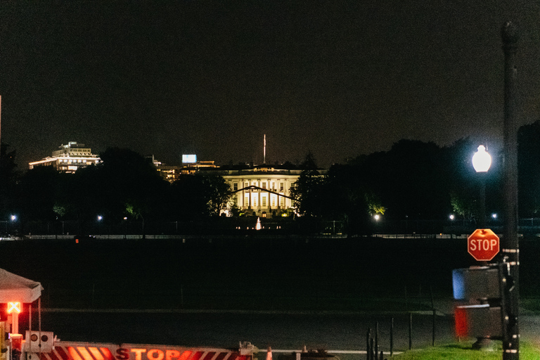 Washington DC: Monuments by Moonlight Nighttime Trolley TourTour with Departure from Union Station