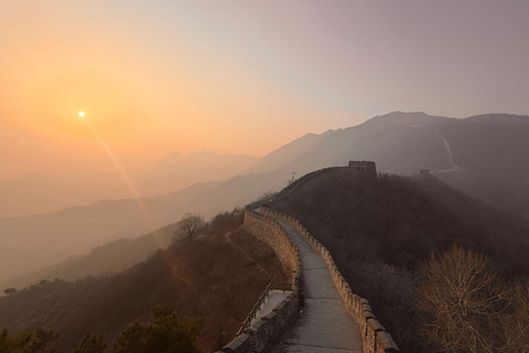 Beijing: Private Mutianyu Great Wall Evening Experience