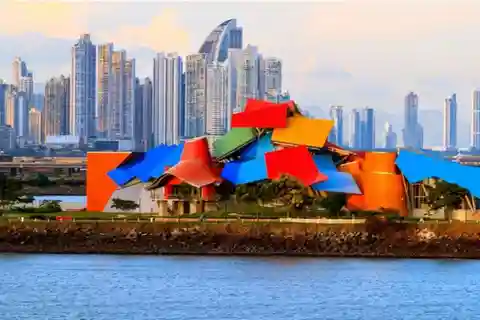 Panama stad: Miraflores-slussarna och Biomuseo Privat tur