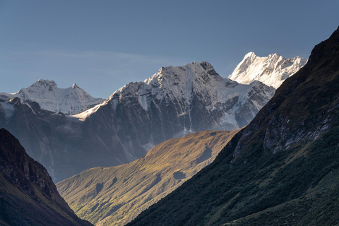 Manaslu Ciruit Trek: Manaslu Trek 12 dni z Katmandu