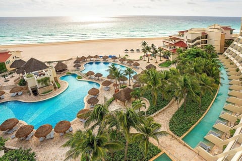 Private transfer from CUN Airport to Grand Park Royal Cancún