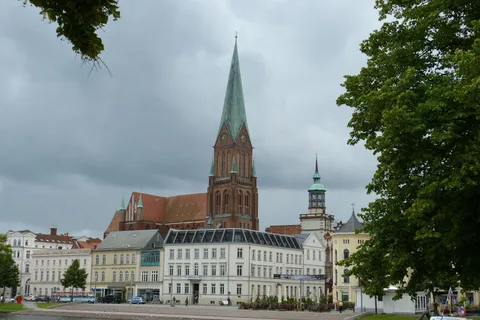 Schwerin: Private Guided Walking Tour