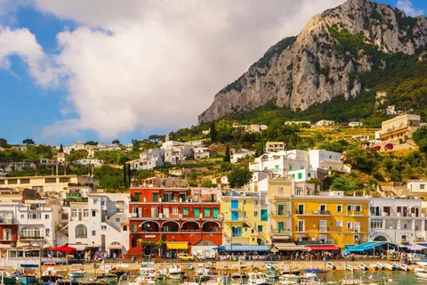A la recherche du passé : De Naples à Capri