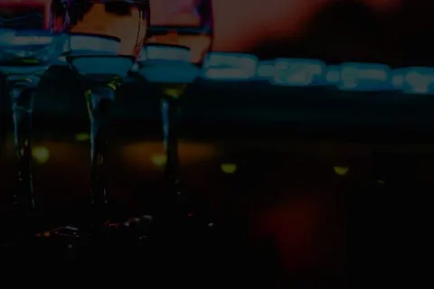 Calgary: Private Nightlife Tour with Bar Hopping