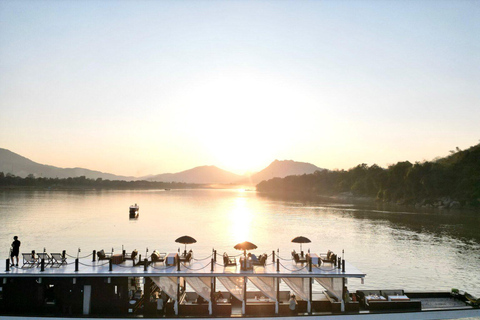 Luang Prabang Mekongfloden privat dagbok: Middag i solnedgången