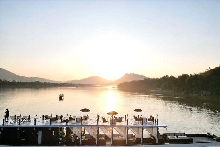 Luang Prabang Mekongfloden privat dagbok: Middag i solnedgången