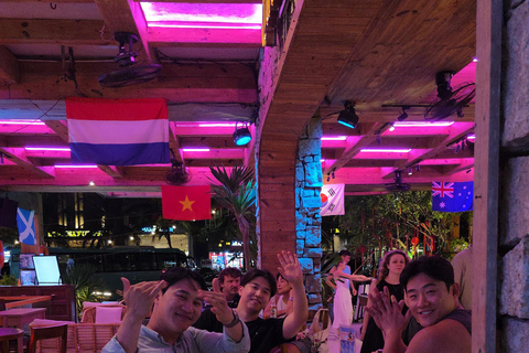 Da Nang: Nightlife Tour & Pub Crawl with Rooftop Bar & Clubs Da Nang: Guided Nightlife Tour with Rooftop, Club, Bar Visit
