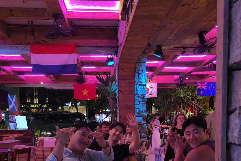 Da Nang: Nightlife Tour & Pub Crawl with Rooftop Bar & Clubs Da Nang: Guided Nightlife Tour with Rooftop, Club, Bar Visit