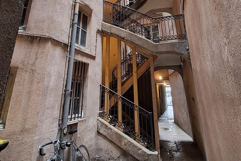 Big traboules in Little Lyon: private Tour